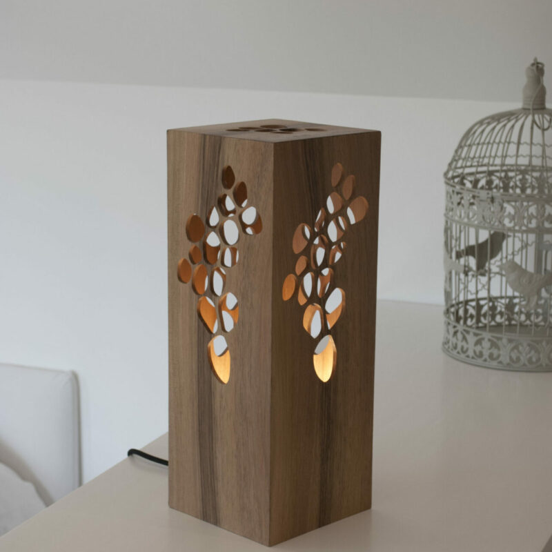Lampe à poser design en bois de noyer - Fab-Fabrik
