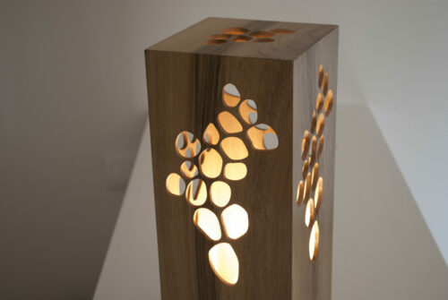 Lampe à poser design en bois de noyer - Fab-Fabrik